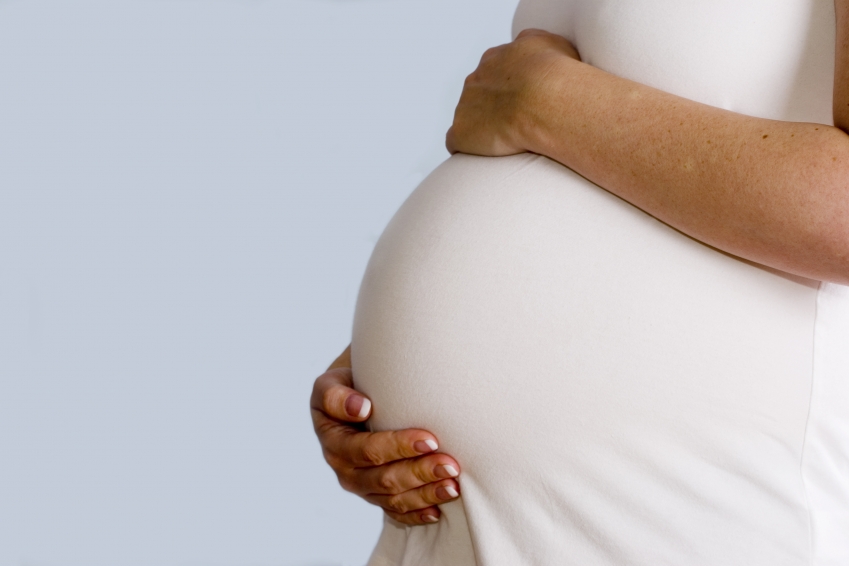 Protection électromagnétique pour la grossesse et le bébé dans un berceau ou petit lit